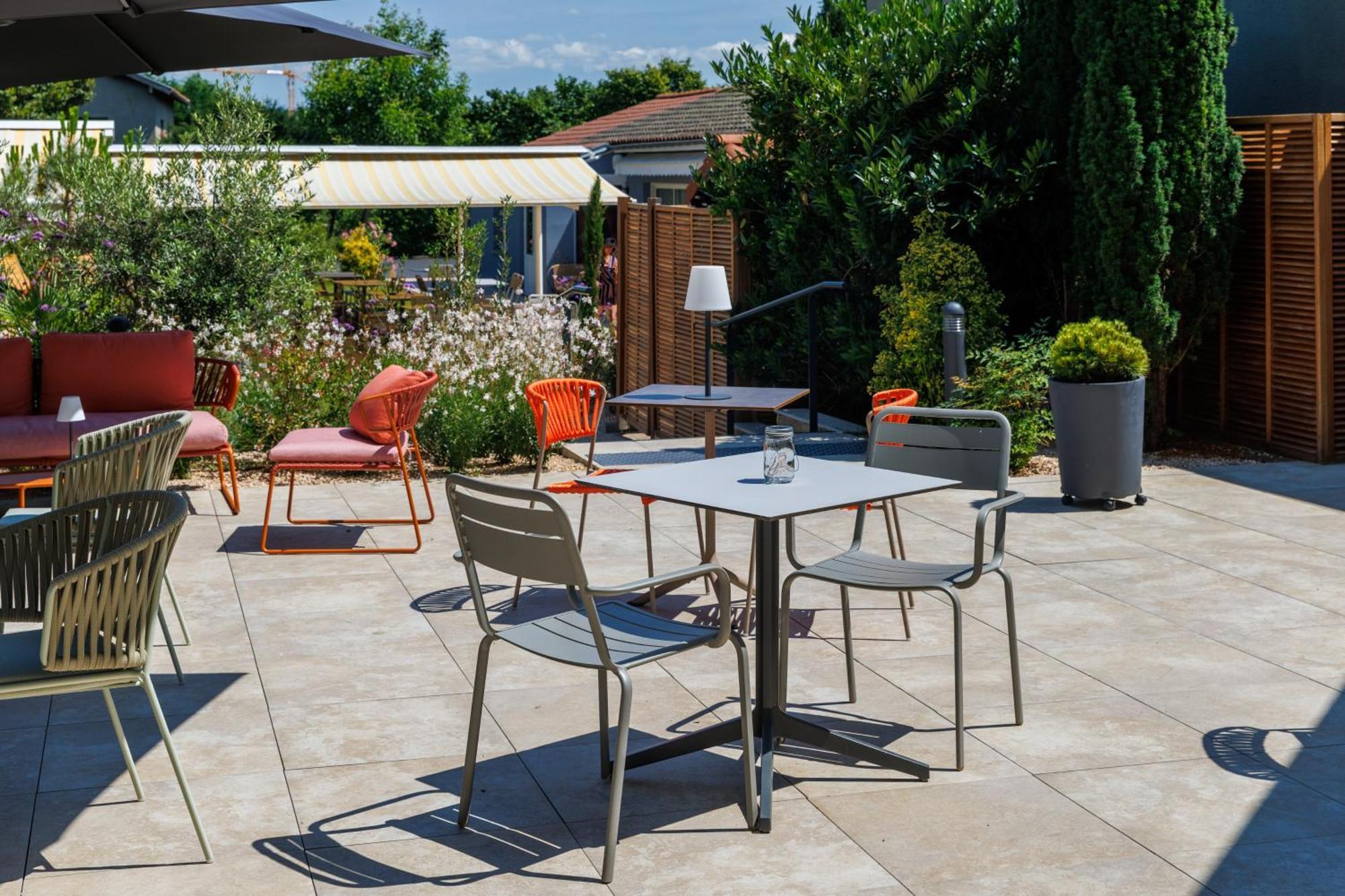 The Originals Boutique, Hotel Le Pariou, Issoire Exterior photo