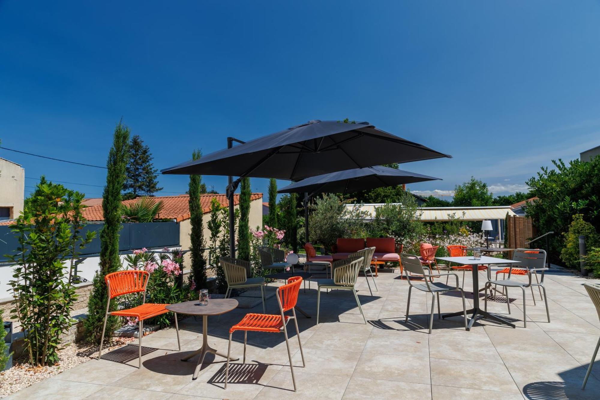 The Originals Boutique, Hotel Le Pariou, Issoire Exterior photo